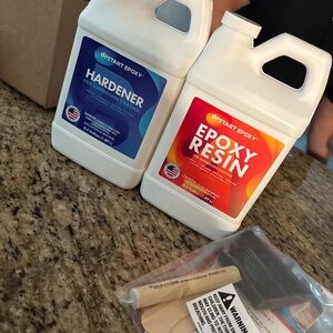 White and Blue Glass Art Resin Kit